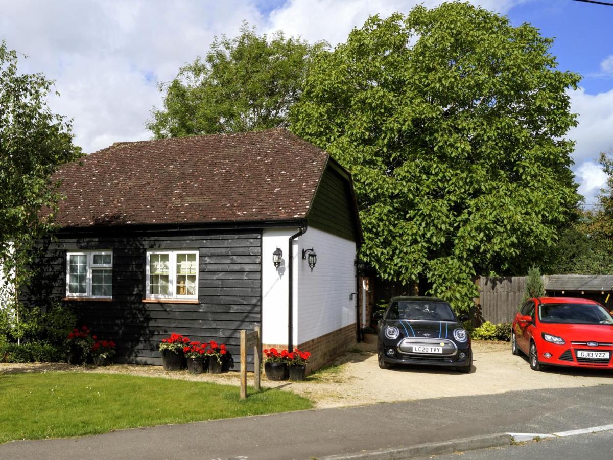 The Walnut, Meopham - A Private Retreat Rural Location Villa Dış mekan fotoğraf